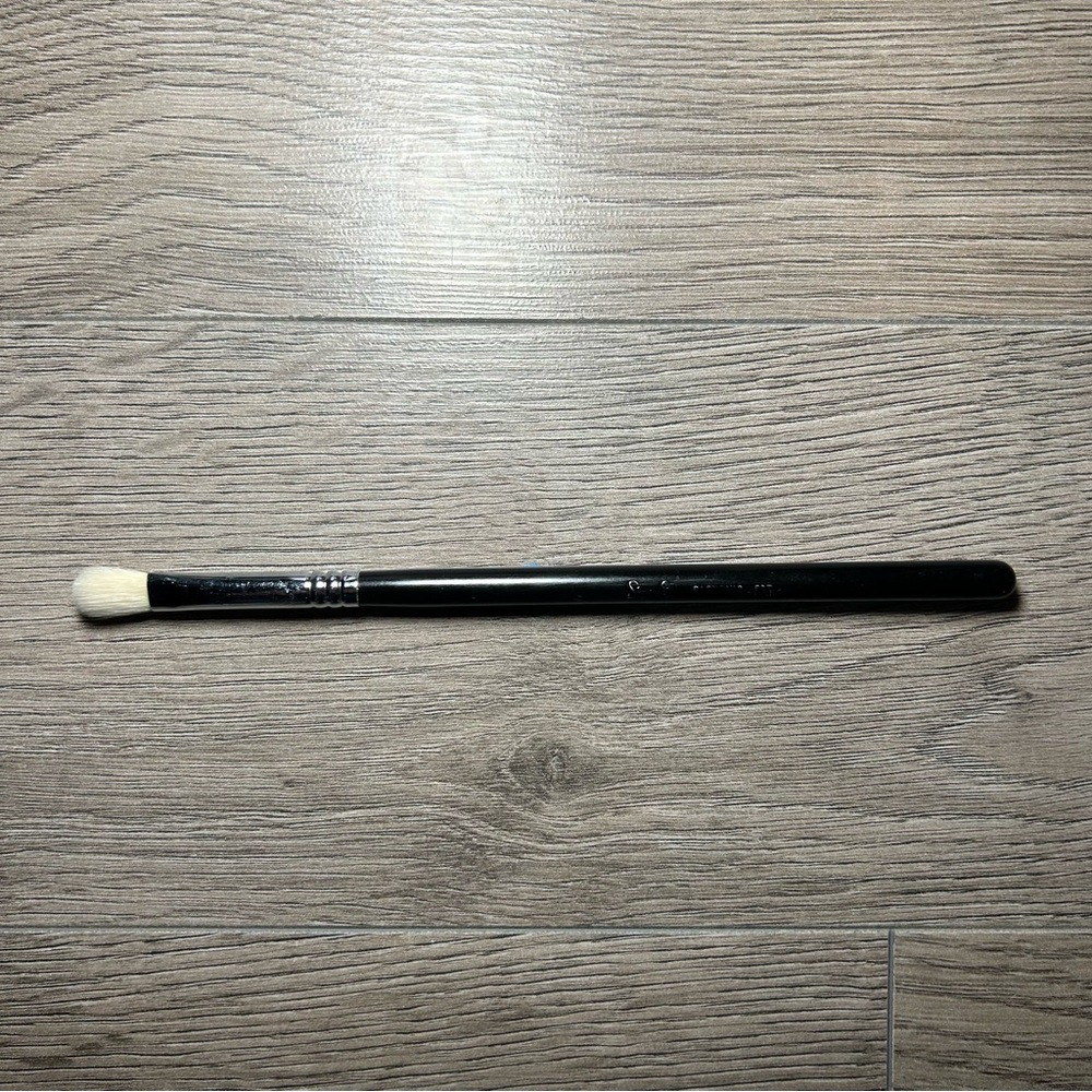 4/$20 Sigma Beauty E25 Blending Brush